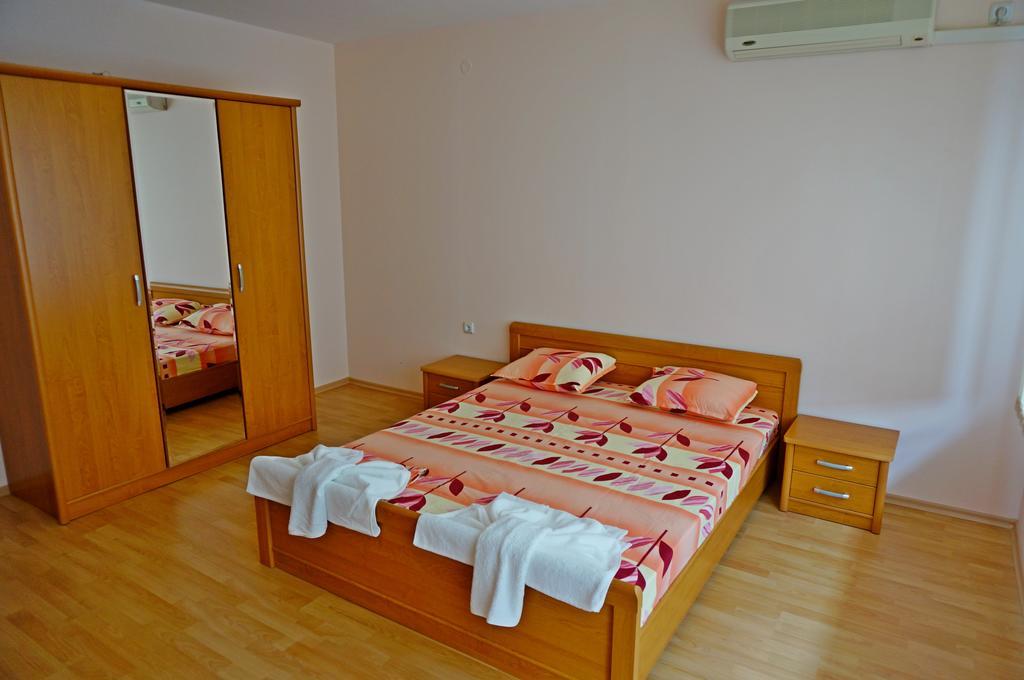 Gt Privilege Fort Beach Apartments Elenite Esterno foto